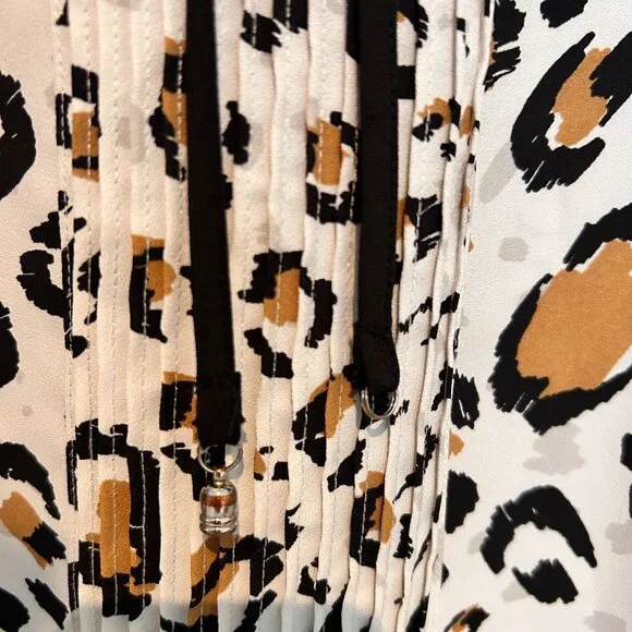 WHITE HOUSE BLACK MARKET  LEOPARD print  V neck BLOUSE LONG SLEEVE - Picture 6 of 12